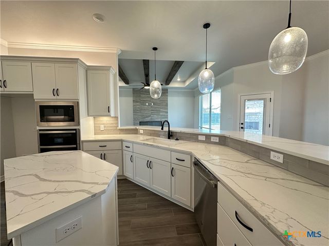 406 Eagle Heights Drive, Salado, TX 76571