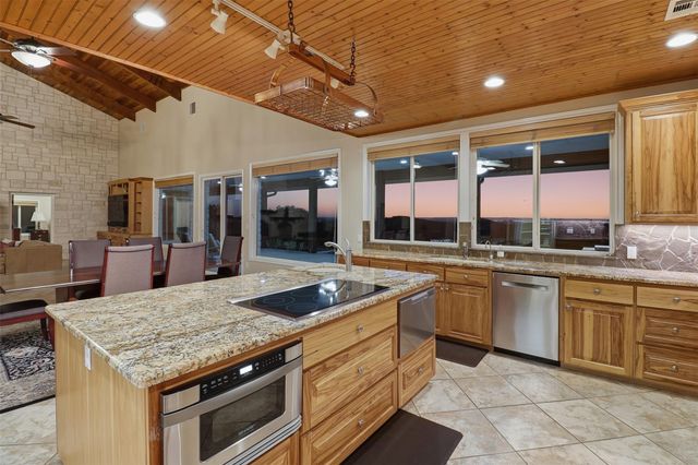 450 Threadgill Ranch Road, Burnet, TX 78611