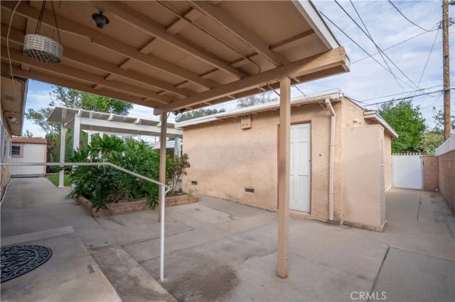 11018 Woodley, Granada Hills, CA 91344