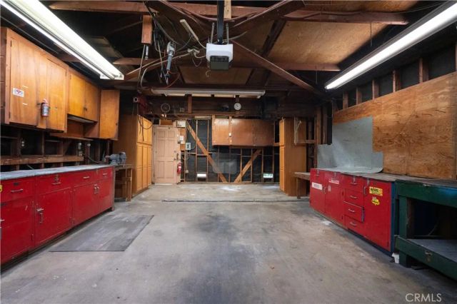 11018 Woodley, Granada Hills, CA 91344
