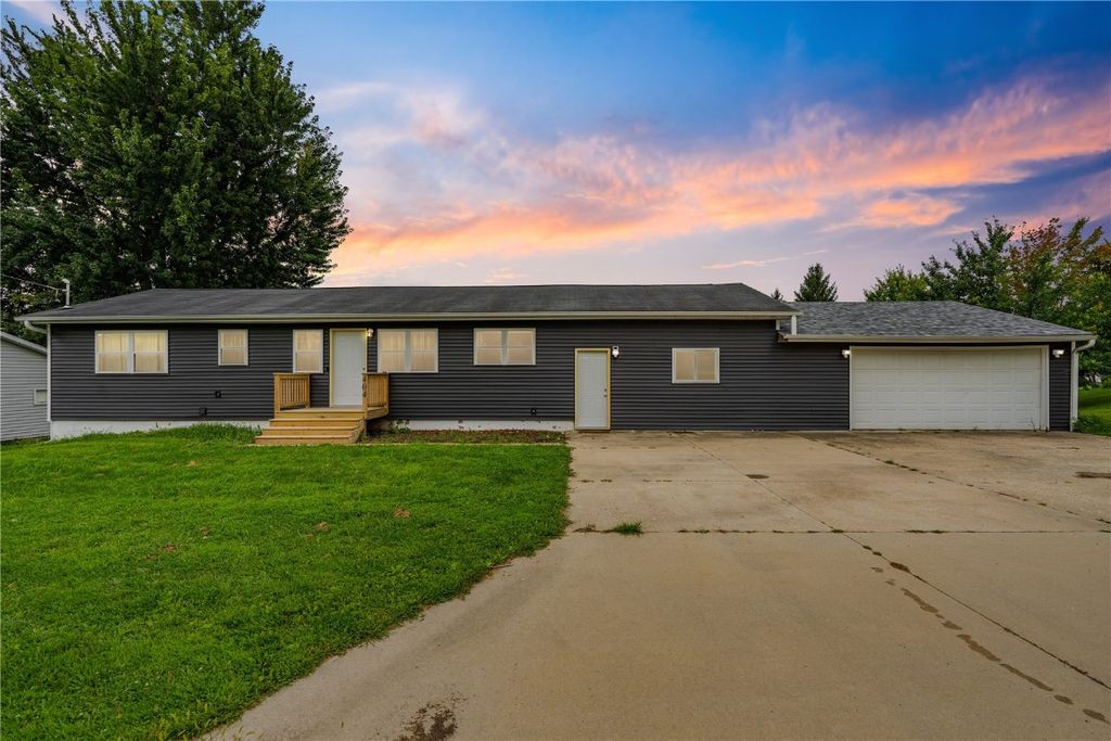 404 Main Street NW, Shellsburg, IA 52332