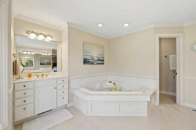 5773 Coachlight Court, West Des Moines, IA 50266