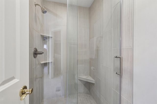 5773 Coachlight Court, West Des Moines, IA 50266