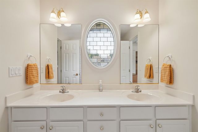 5773 Coachlight Court, West Des Moines, IA 50266