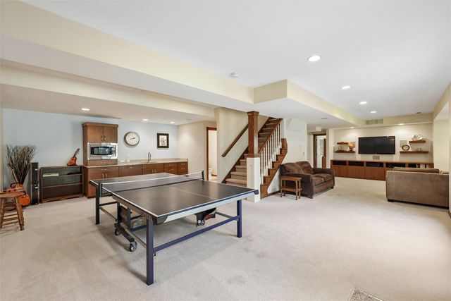 5773 Coachlight Court, West Des Moines, IA 50266