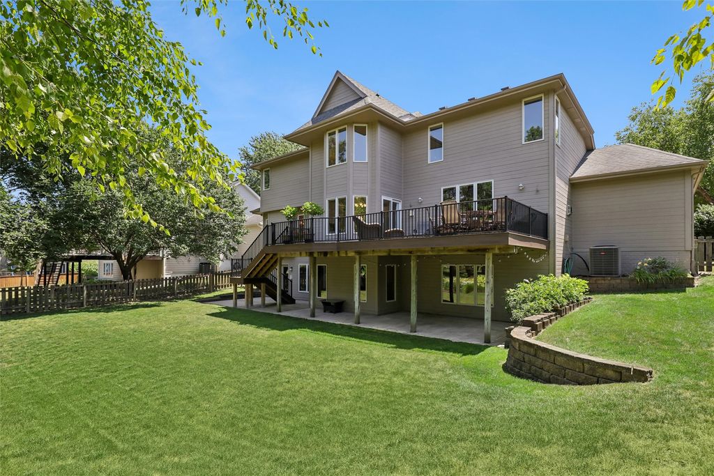 5773 Coachlight Court, West Des Moines, IA 50266