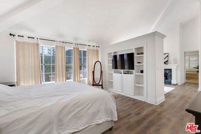 2430 Ranchgrove Drive, Westlake Village, CA 91361