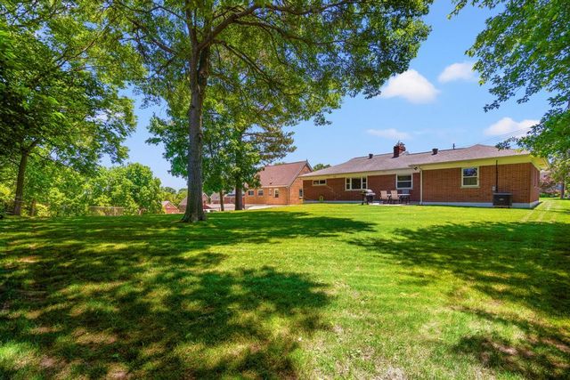 19 Pleasant Drive, Highland Heights, KY 41076
