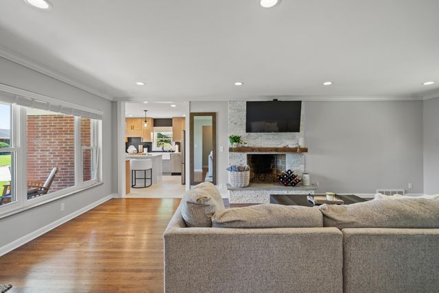 19 Pleasant Drive, Highland Heights, KY 41076