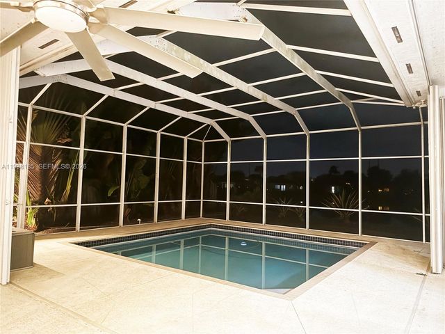 2640 Fairways Dr, Homestead, FL 33035