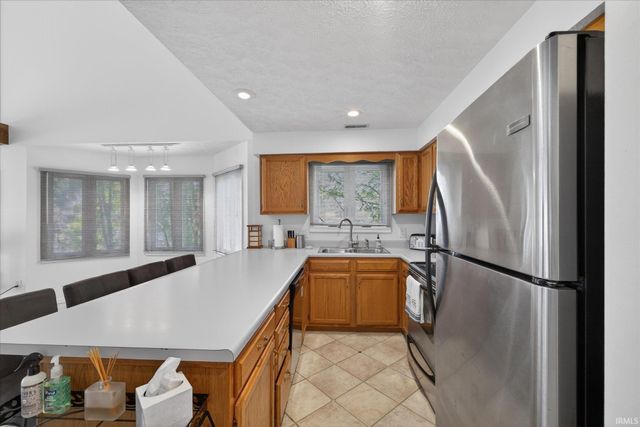 9708 S Harbour Pointe Drive, Bloomington, IN 47401