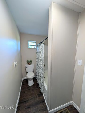 139 Bill Bennett Road, Johnson City, TN 37604