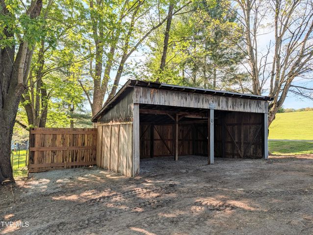 139 Bill Bennett Road, Johnson City, TN 37604