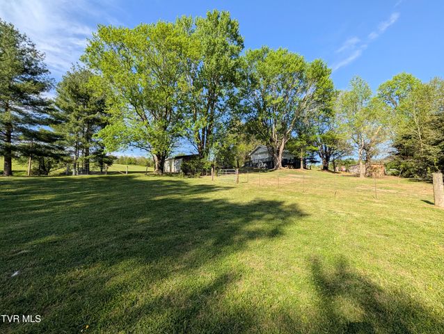 139 Bill Bennett Road, Johnson City, TN 37604