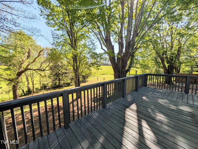 139 Bill Bennett Road, Johnson City, TN 37604