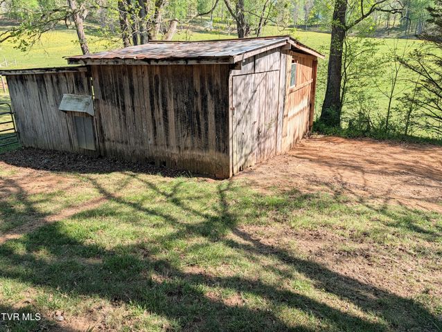 139 Bill Bennett Road, Johnson City, TN 37604
