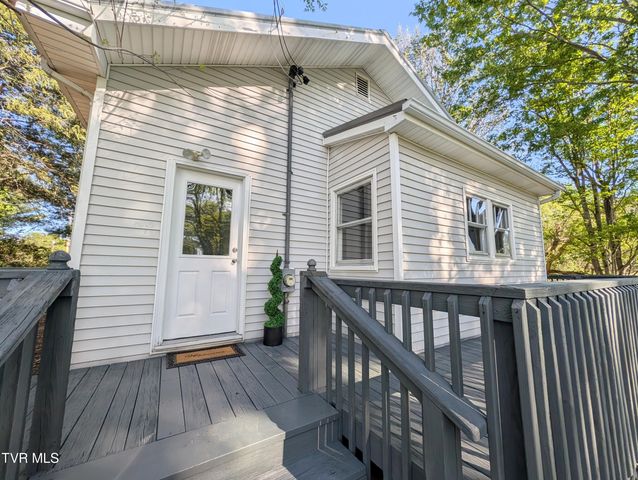 139 Bill Bennett Road, Johnson City, TN 37604