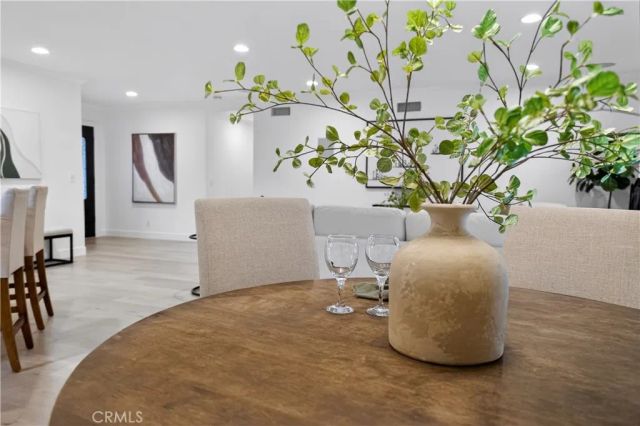 17 Pinewood Avenue, Oak Park, CA 91377