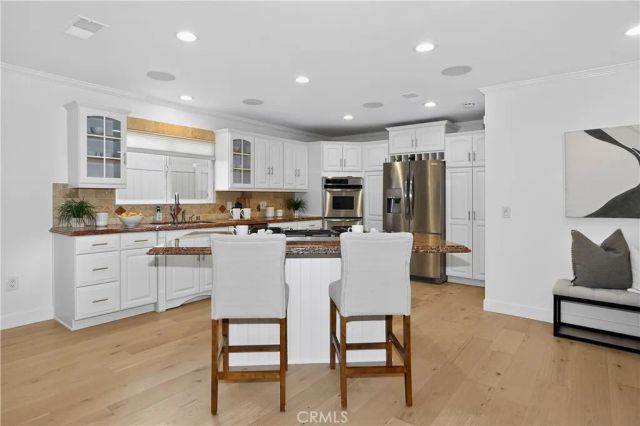 17 Pinewood Avenue, Oak Park, CA 91377