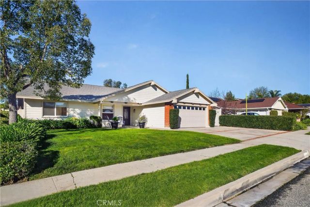 17 Pinewood Avenue, Oak Park, CA 91377
