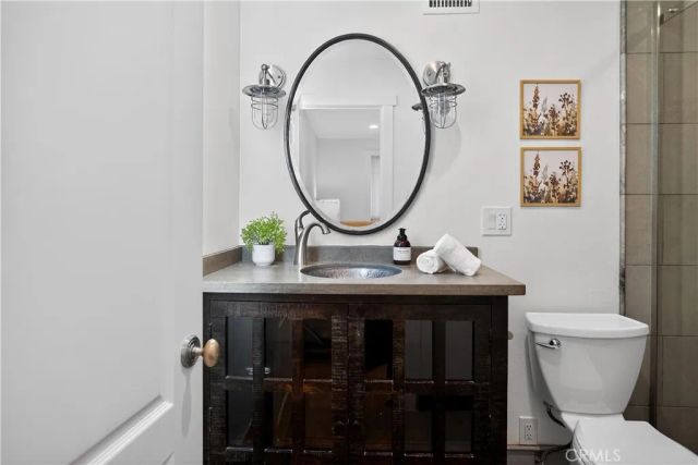 17 Pinewood Avenue, Oak Park, CA 91377