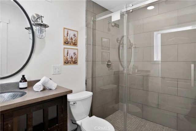 17 Pinewood Avenue, Oak Park, CA 91377