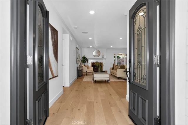 17 Pinewood Avenue, Oak Park, CA 91377