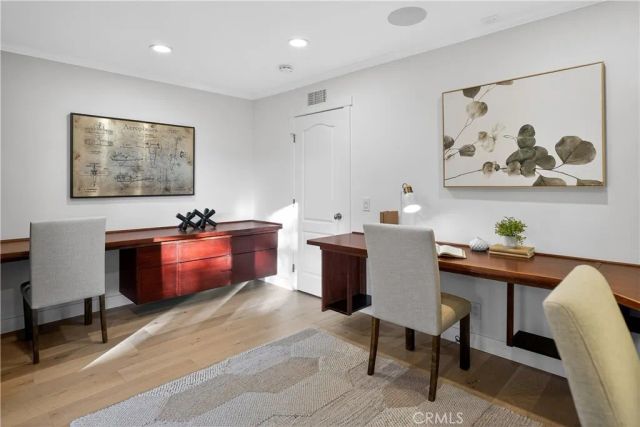 17 Pinewood Avenue, Oak Park, CA 91377