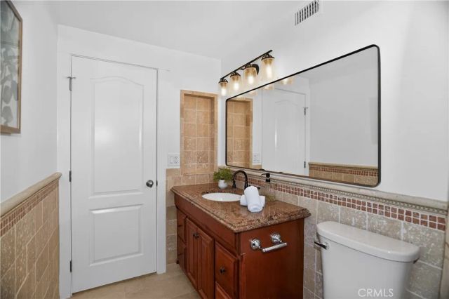 17 Pinewood Avenue, Oak Park, CA 91377