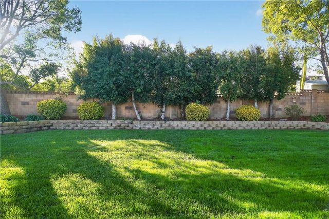 17 Pinewood Avenue, Oak Park, CA 91377