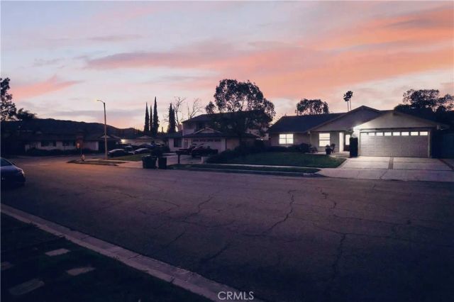 17 Pinewood Avenue, Oak Park, CA 91377