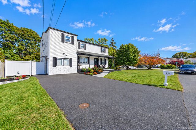 6 S Arizona Road, West Babylon, NY 11704