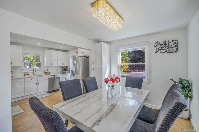 6 S Arizona Road, West Babylon, NY 11704