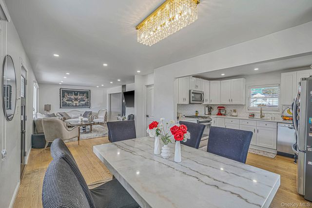 6 S Arizona Road, West Babylon, NY 11704