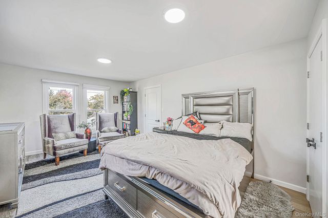 6 S Arizona Road, West Babylon, NY 11704