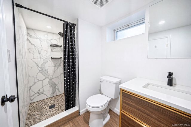 6 S Arizona Road, West Babylon, NY 11704