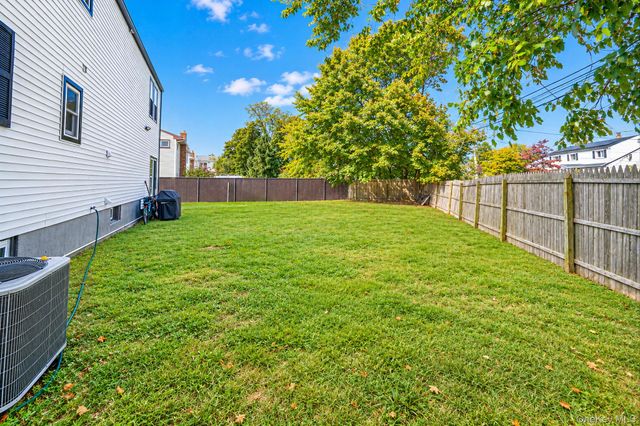 6 S Arizona Road, West Babylon, NY 11704