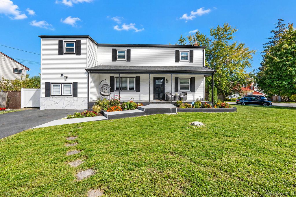 6 S Arizona Road, West Babylon, NY 11704 — exterior