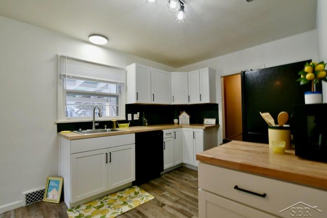 114 E Sugnet Street, Midland, MI 48642