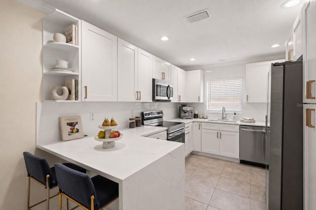 4247 HELENA STREET NE, St Petersburg, FL 33703