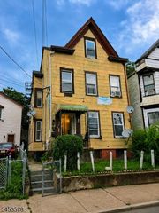 165 Pearl St, Paterson City, NJ 07501
