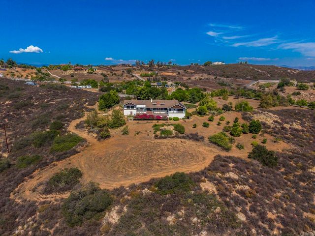 19050 Via Cuesta, Ramona, CA 92065