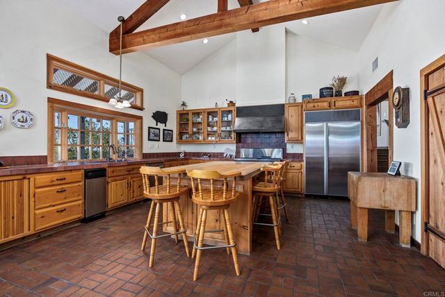 19050 Via Cuesta, Ramona, CA 92065