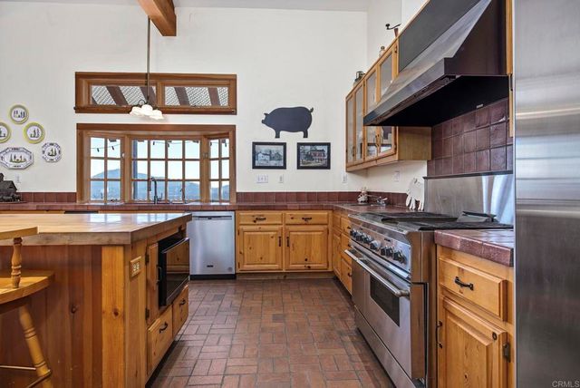 19050 Via Cuesta, Ramona, CA 92065
