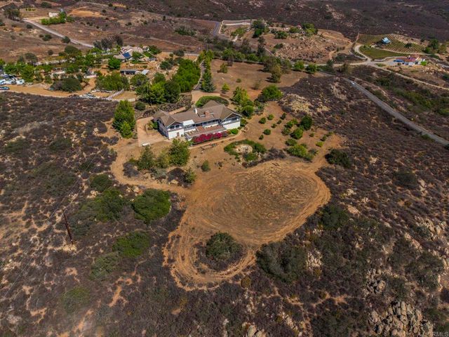 19050 Via Cuesta, Ramona, CA 92065
