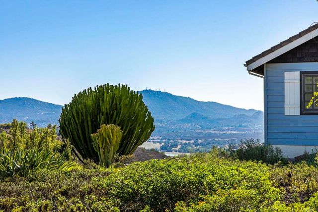 19050 Via Cuesta, Ramona, CA 92065