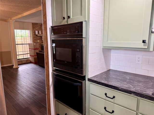 703 S Colorado Street, Whitney, TX 76692