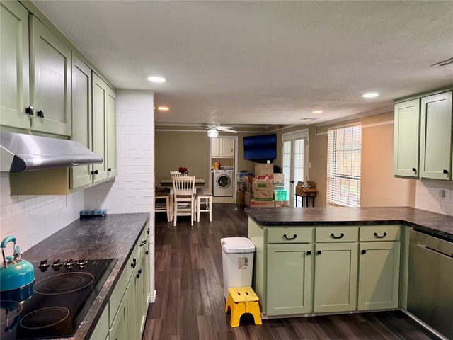 703 S Colorado Street, Whitney, TX 76692