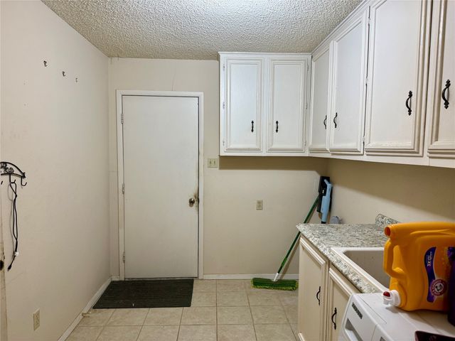 703 S Colorado Street, Whitney, TX 76692