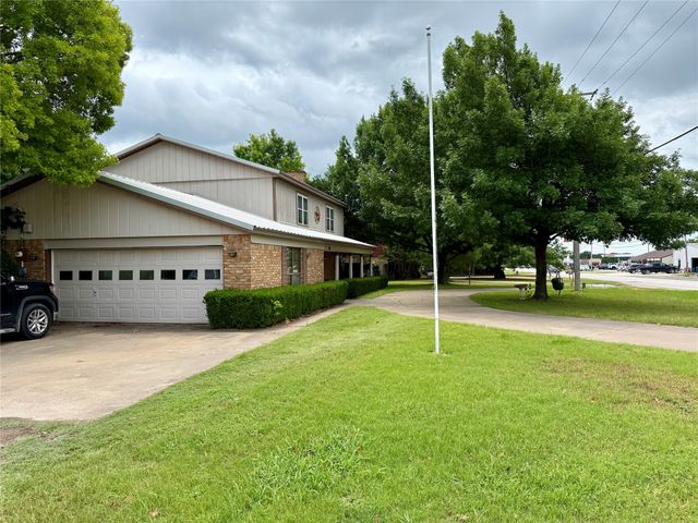703 S Colorado Street, Whitney, TX 76692